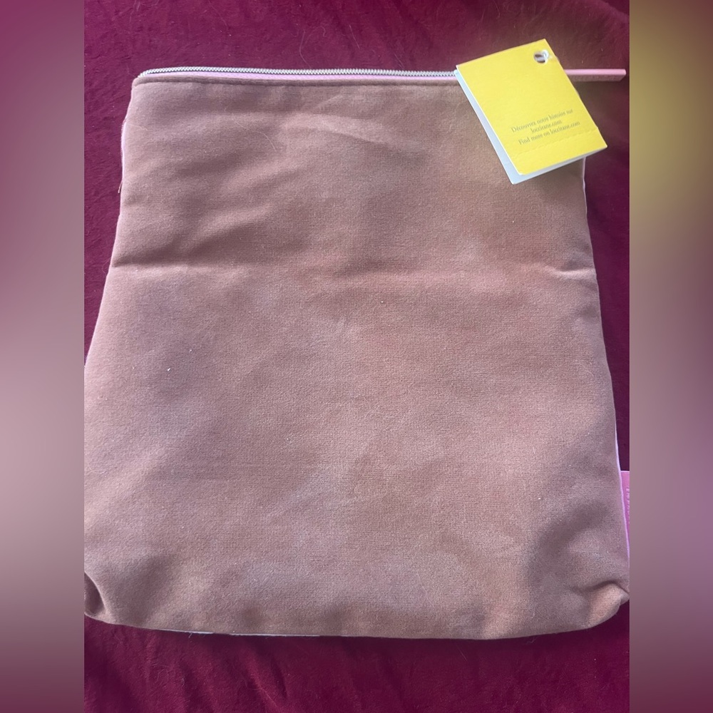L’Occitane Pouch